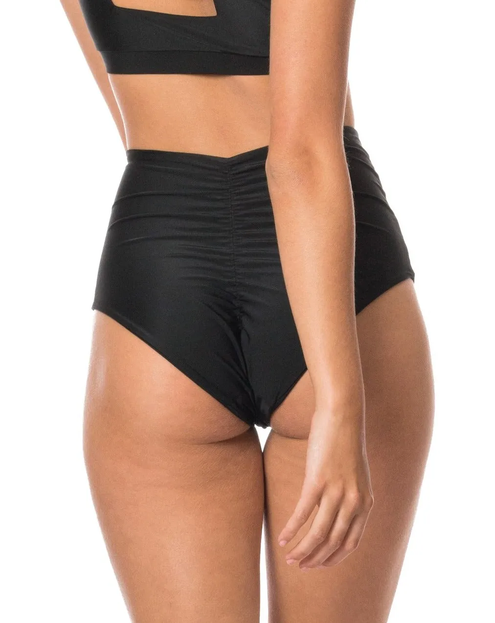 Elle Bottom in Obsidian