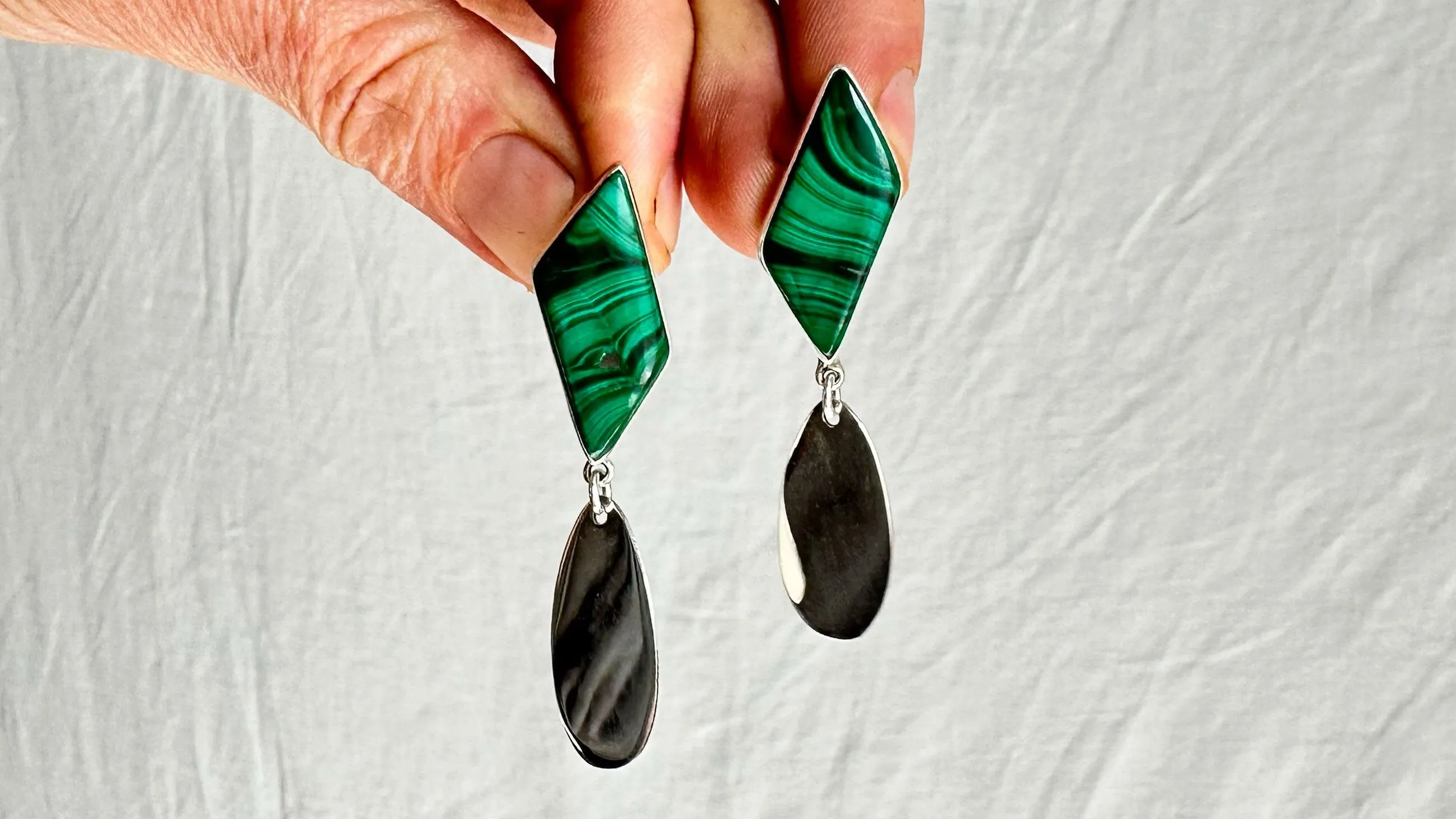 Malachite & Silver Drop Earrings. Sterling Silver. Atelier Aadya. 1333.