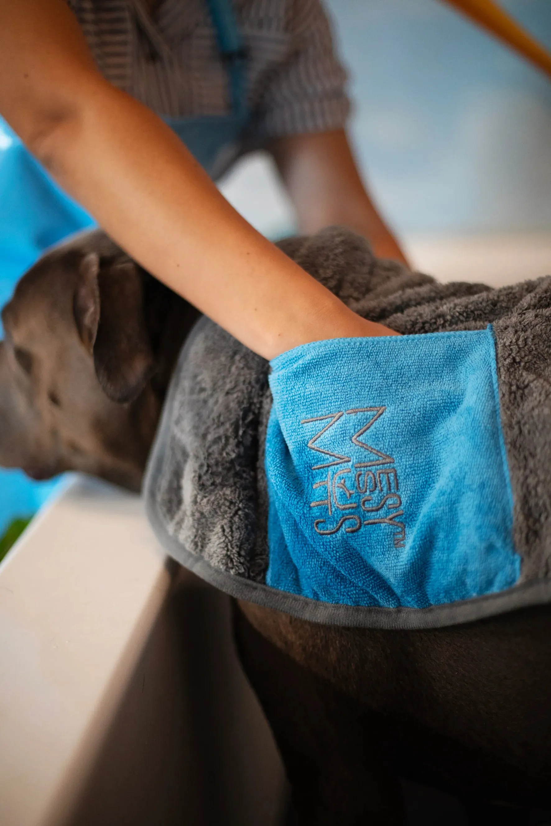 Microfiber Ultra Soft Dog Towel with Hand Pockets, Medium, 32" x 20"