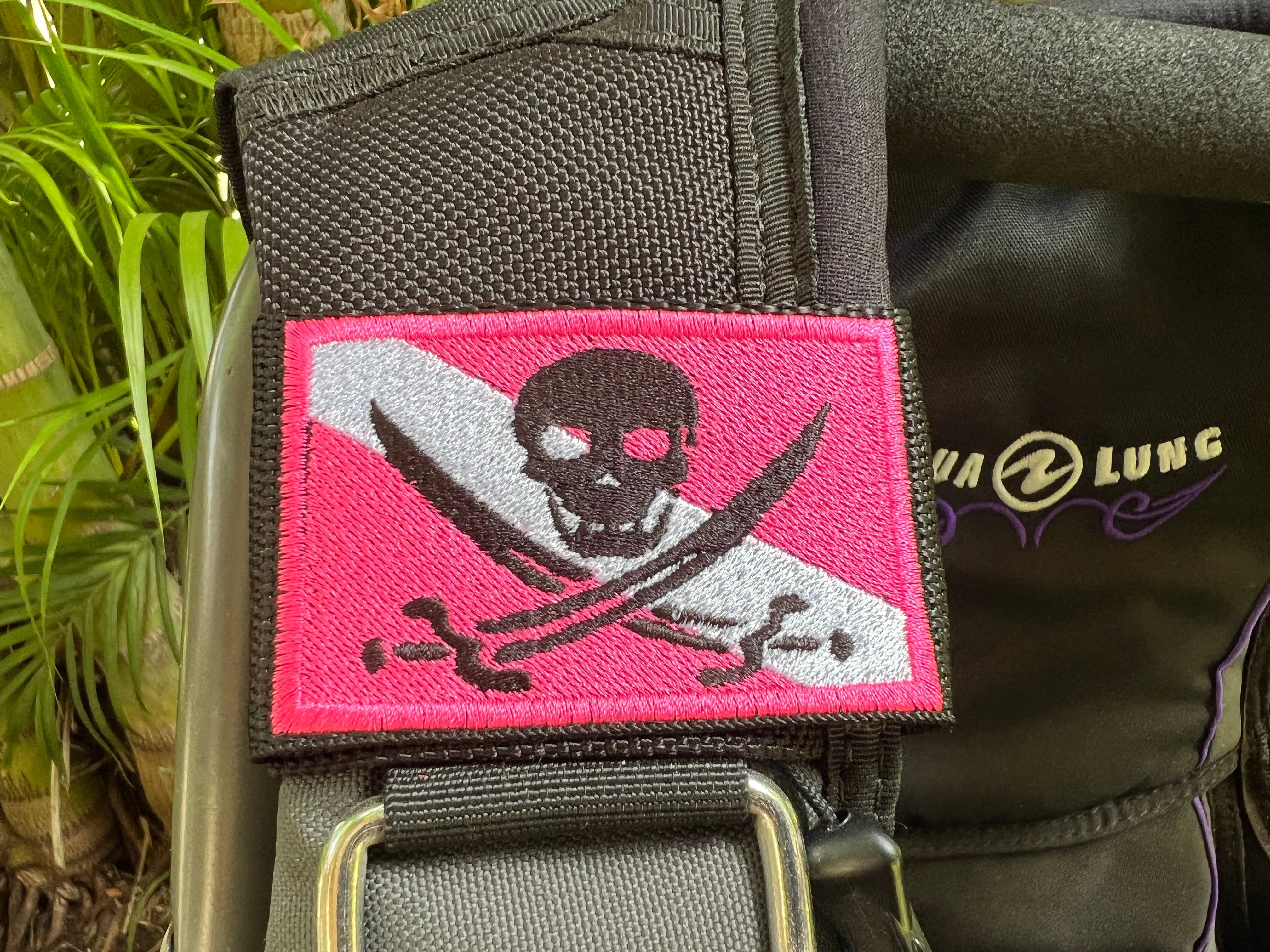 Pirate Dive Flag BCD Tag